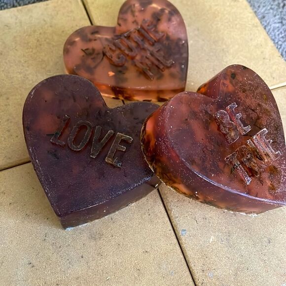 Lavender Love - Lavender Olive Olive Hand Soap (1 Heart Shaped soap) - Picture 6 of 7